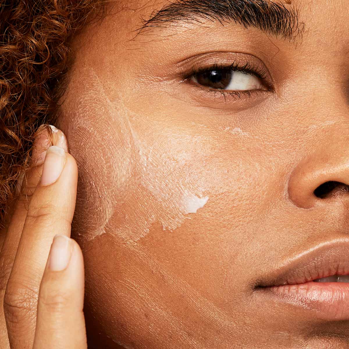 5 tips on how to efficiently remove makeup